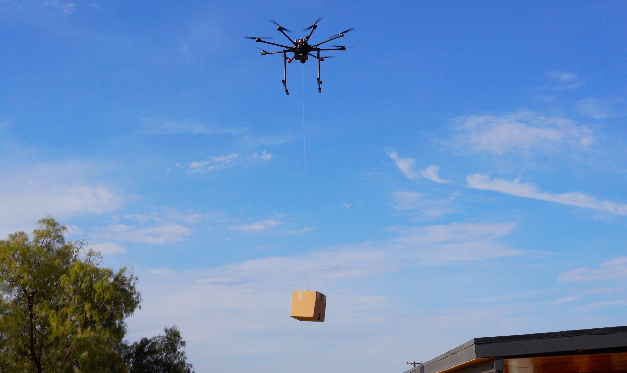 Novo Drone de Entrega à Prova de Chuva: Voando Alto, Mesmo com Tempo Ruim!